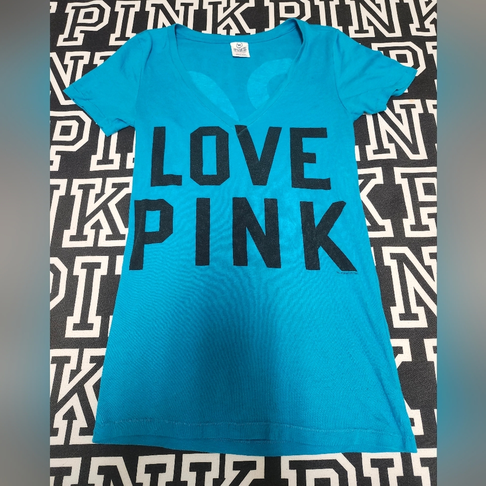 #414 VS Pink Vintage V-Neck Tee (Flawed)🩵